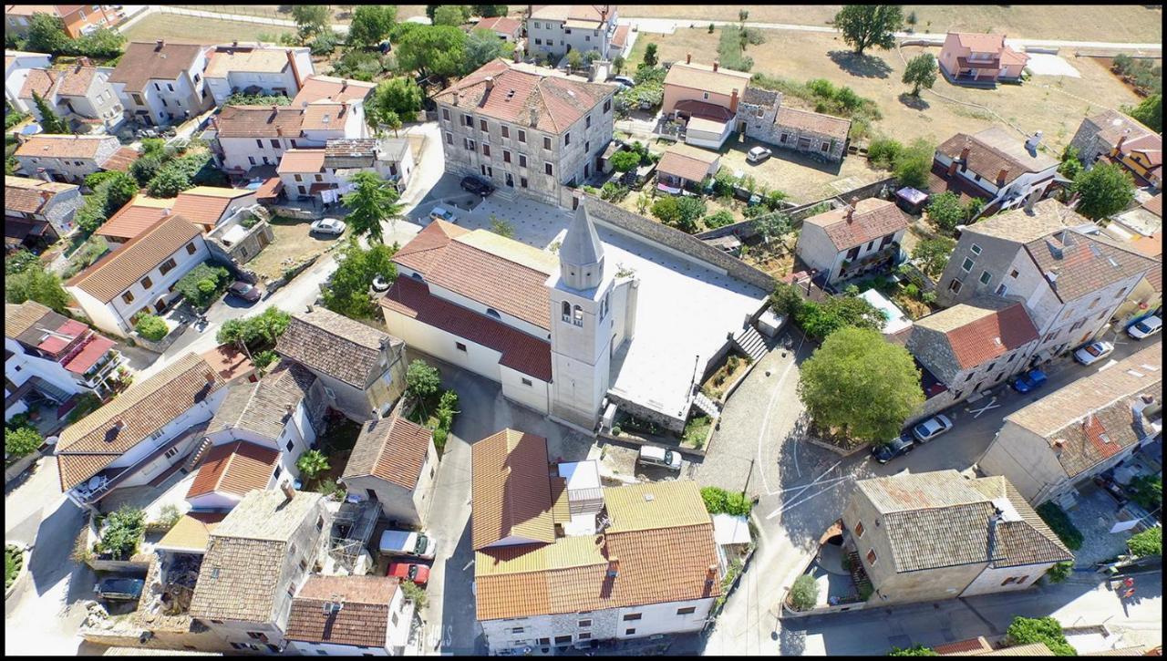 Sweet Suite Kastel Old Town Funtana Exterior foto